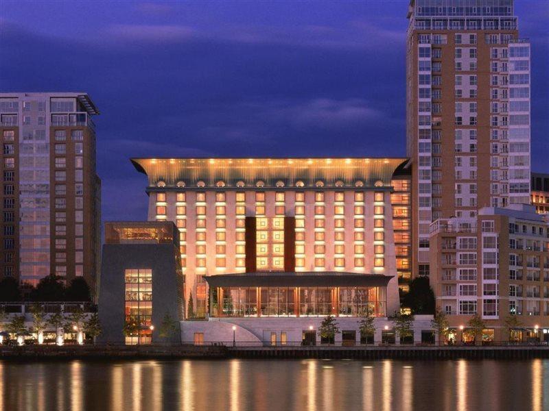Canary Riverside Plaza Hotel London Kültér fotó The InterContinental London O2