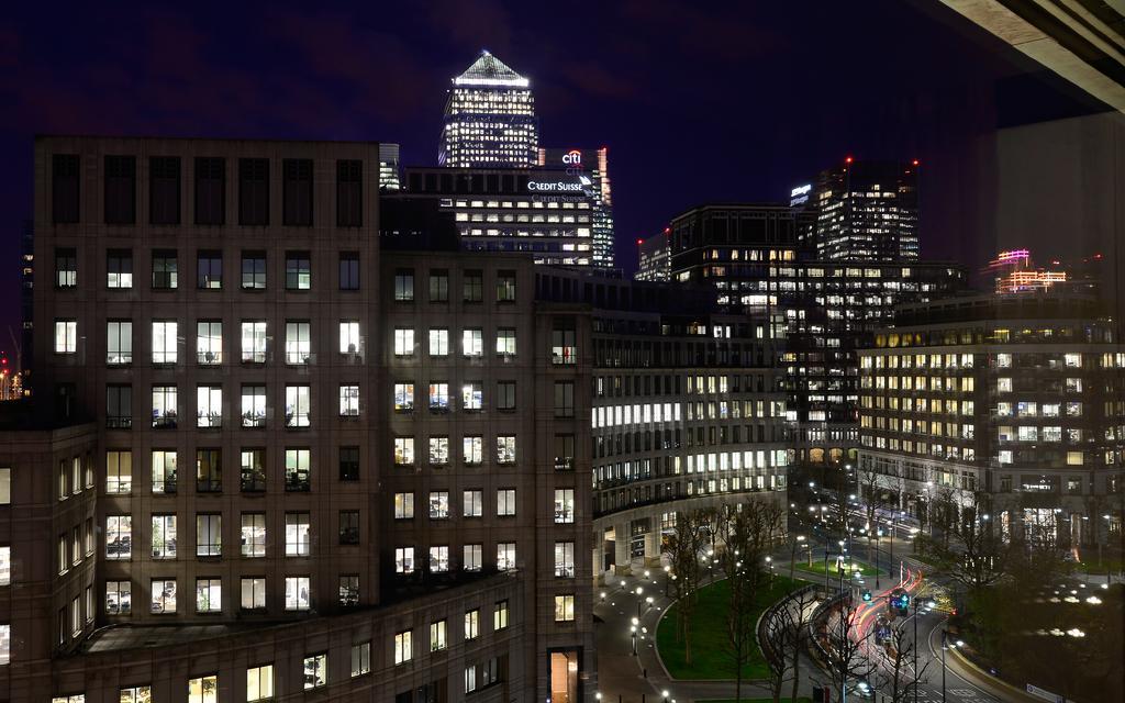 Canary Riverside Plaza Hotel London Kültér fotó The view from the top of the building