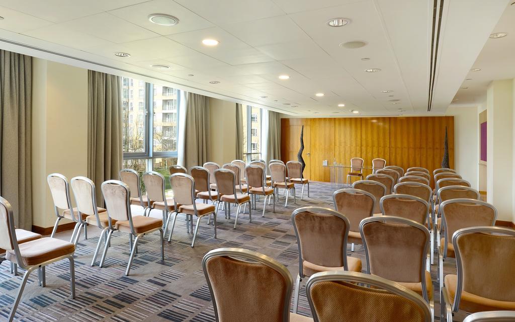 Canary Riverside Plaza Hotel London Kültér fotó Meeting room