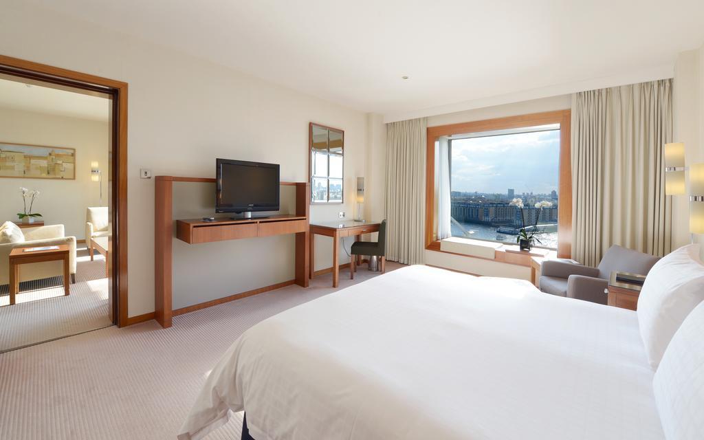 Canary Riverside Plaza Hotel London Kültér fotó A room at the InterContinental London - The O2