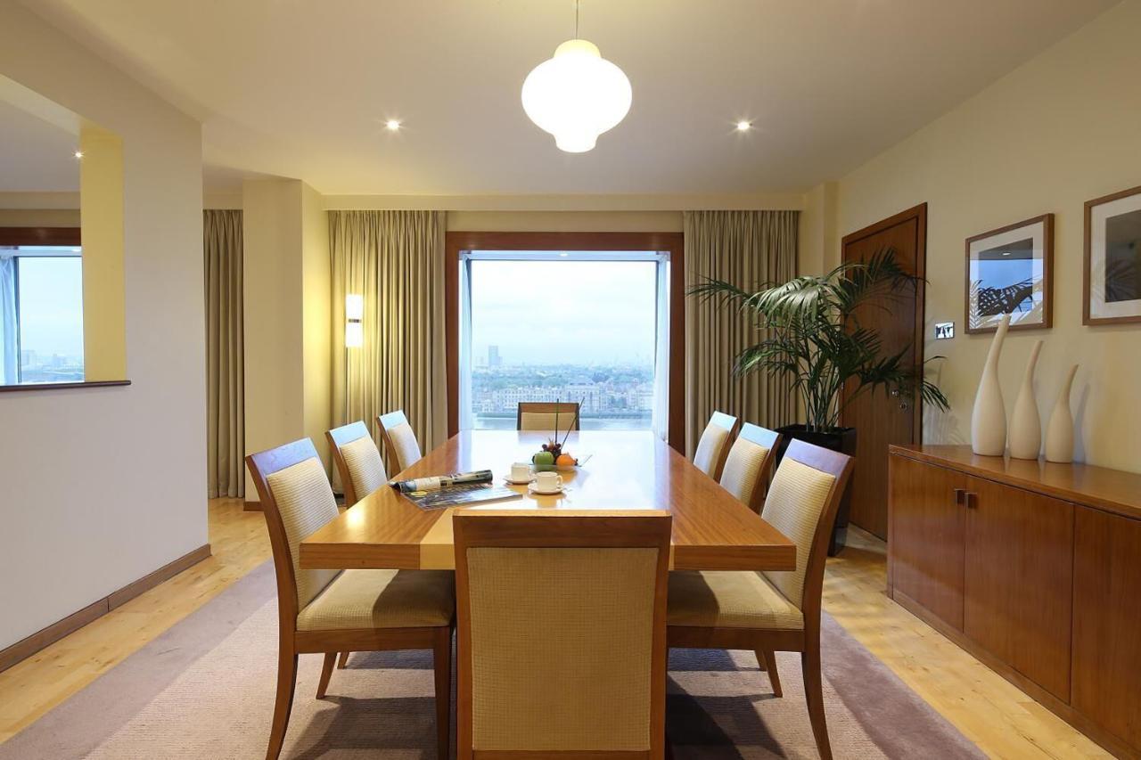 Canary Riverside Plaza Hotel London Kültér fotó A dining room